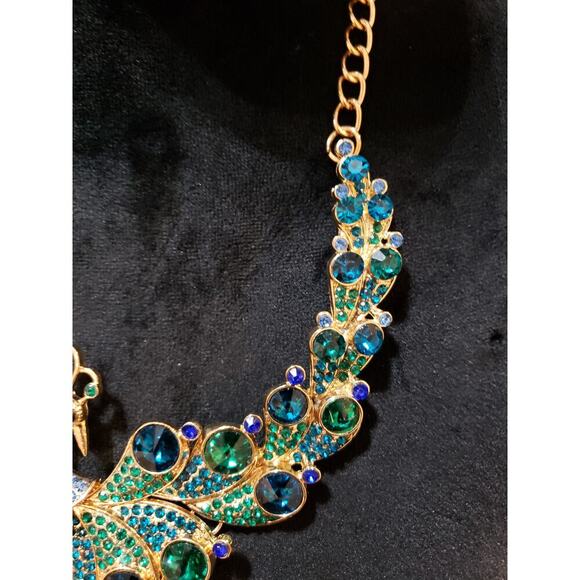 Women Embellished Multicolor Encrusted Rhinestone Peacock Bib Statement Necklace - Picture 4 of 7